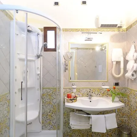 Oda ve Kahvaltı Del Duca 3*